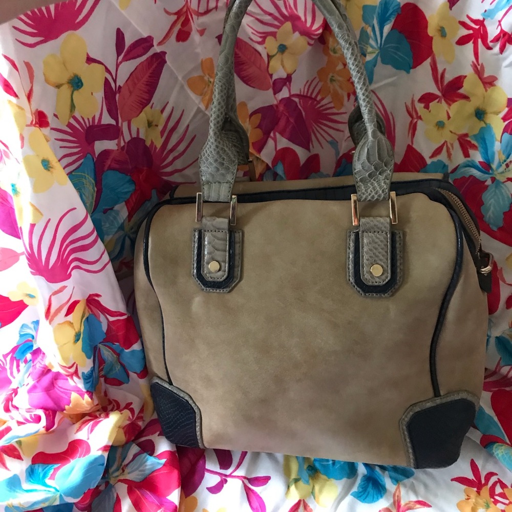 Urban Expressions Vegan Leather Weekender Purse